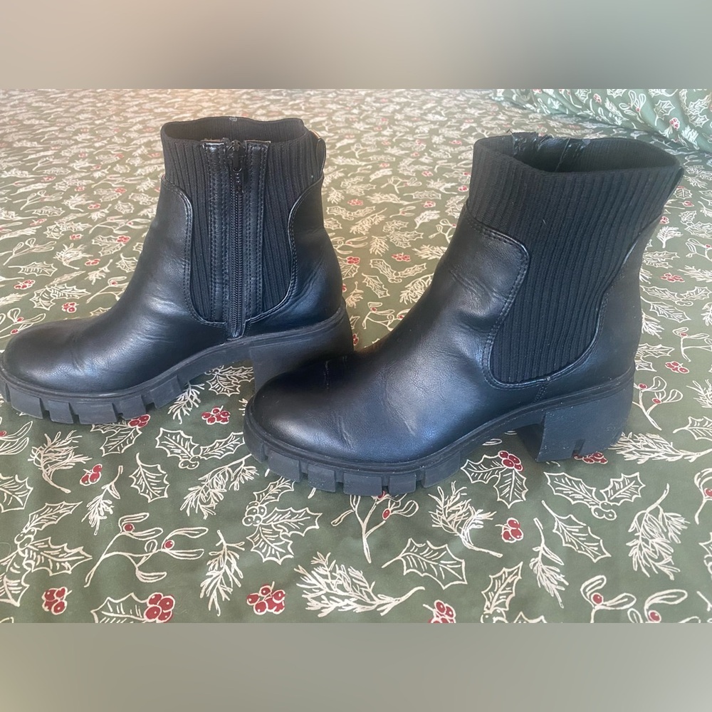 Universal Thread Chunky Boots